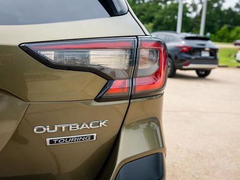 Used 2020 Subaru Outback Touring w/ Popular Package #2 AWD/4WD image 17