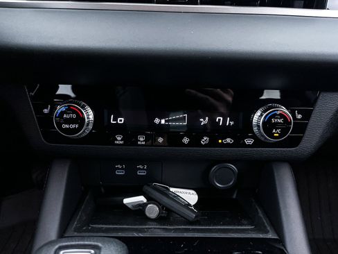 New 2025 Mitsubishi Outlander ES image 16