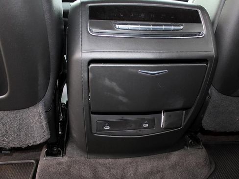 Used 2022 Cadillac Escalade Luxury image 34