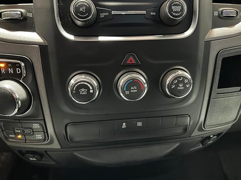 Used 2018 RAM 1500 Express AWD/4WD image 21