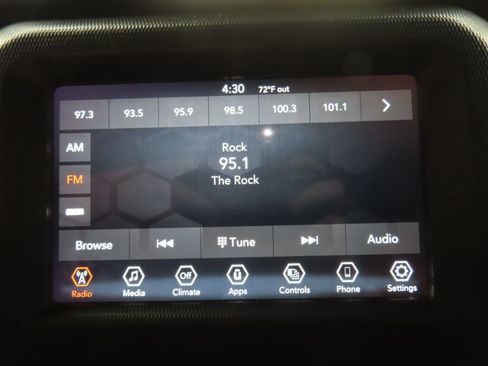 Used 2022 Jeep Gladiator Sport AWD/4WD image 17