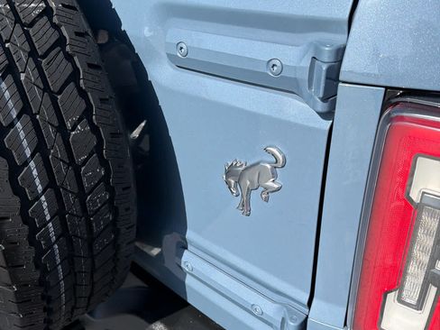 Used 2024 Ford Bronco Outer Banks AWD/4WD image 12
