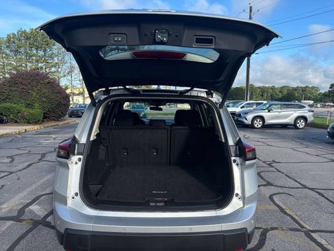 Used 2025 Nissan Rogue SV FWD image 33