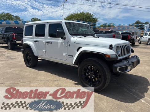 Used 2025 Jeep Wrangler Unlimited Sahara w/ Safety Group image 1