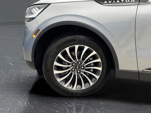 Used 2023 Lincoln Aviator AWD w/ Premium Package image 38