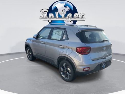 New 2025 Hyundai Venue SEL FWD image 7
