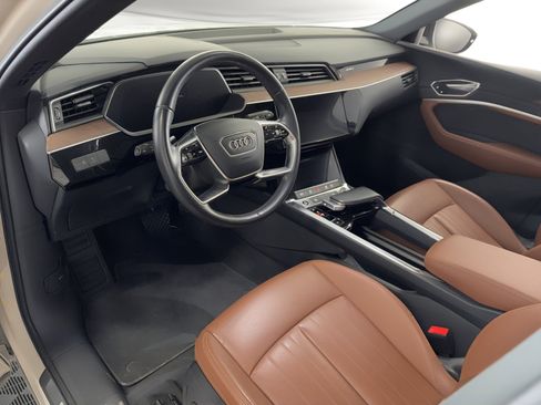Used 2022 Audi e-tron Premium image 4