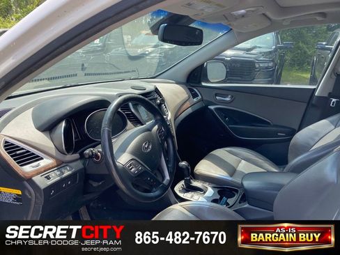 Used 2017 Hyundai Santa Fe FWD image 12