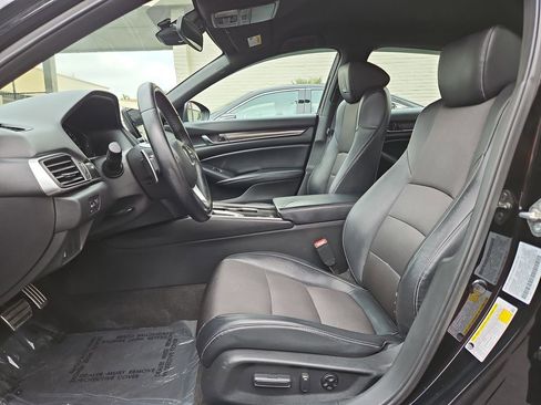 Used 2018 Honda Accord Sport image 12