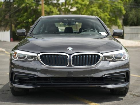 Used 2019 BMW 530e xDrive w/ Convenience Package AWD/4WD image 8