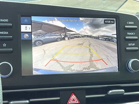 Used 2025 Hyundai Elantra Hybrid FWD image 25