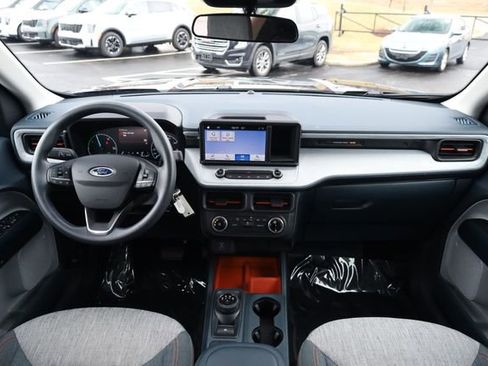 Used 2023 Ford Maverick XLT image 13