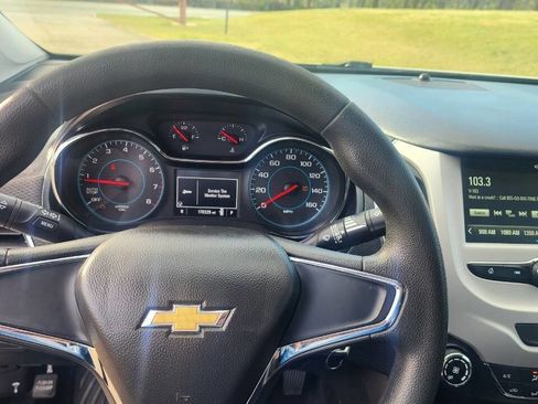 Used 2018 Chevrolet Cruze LS image 24