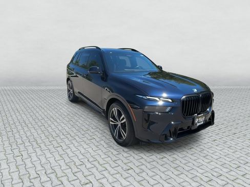 Used 2024 BMW X7 xDrive40i w/ Executive Package AWD/4WD image 2
