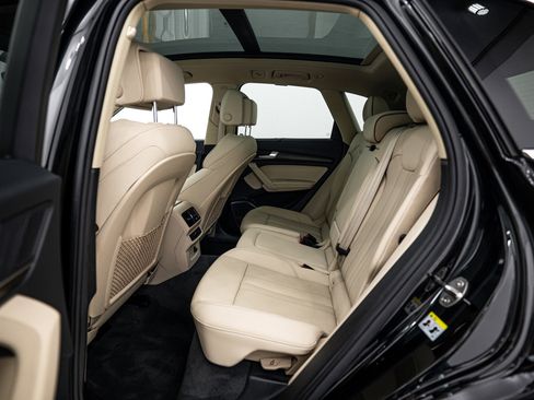 Certified 2023 Audi Q5 2.0T Premium Plus w/ Premium Plus Package AWD/4WD image 12