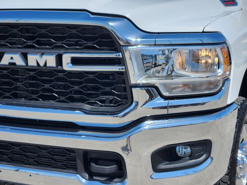 Used 2023 RAM 2500 Tradesman w/ Chrome Appearance Group AWD/4WD image 8