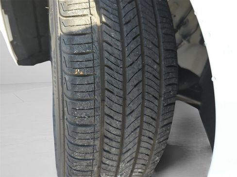 Used 2024 Volkswagen Jetta SE image 45