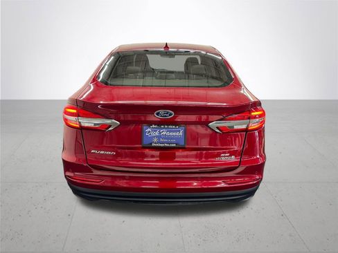 Used 2019 Ford Fusion SE FWD image 5