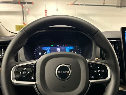 Used 2026 Volvo XC60 B5 Core w/ Protection Package Premier AWD/4WD image 12