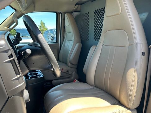 Used 2020 Chevrolet Express 3500 Extended RWD image 7