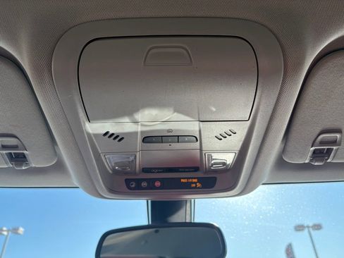 Used 2020 Chevrolet Blazer LT image 23