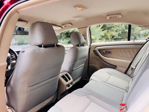 Used 2015 Ford Taurus SEL image 10