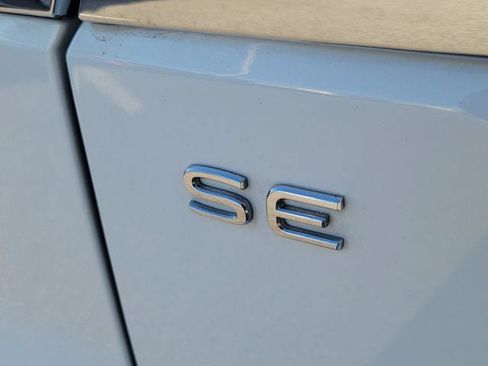 Certified 2024 Volkswagen Atlas SE FWD image 6