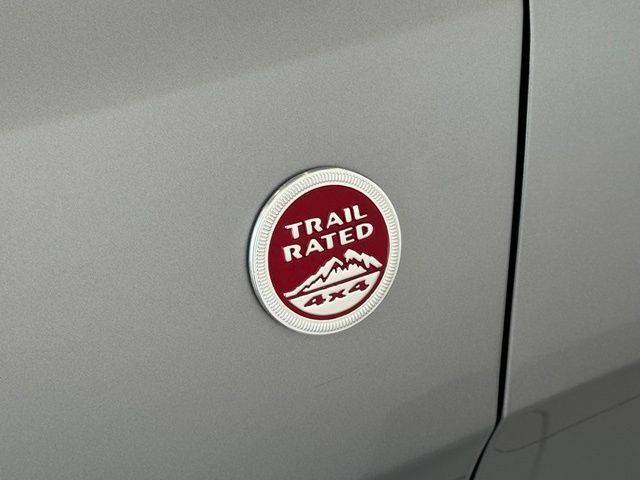 Used 2020 Jeep Grand Cherokee Trailhawk w/ Trailhawk Luxury Group AWD/4WD image 38
