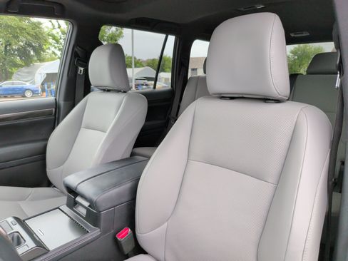 Used 2023 Lexus GX 460 w/ Black Line Special Edition AWD/4WD image 24