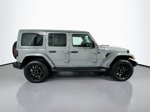 Used 2023 Jeep Wrangler Unlimited Sahara w/ Dual Top Group AWD/4WD image 8