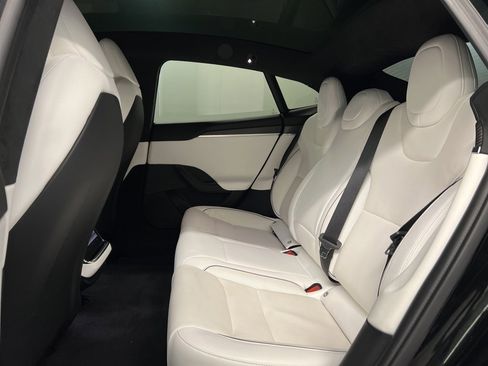 Used 2022 Tesla Model S Plaid image 24