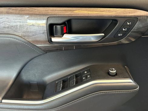 Used 2022 Toyota Highlander Platinum AWD/4WD image 12