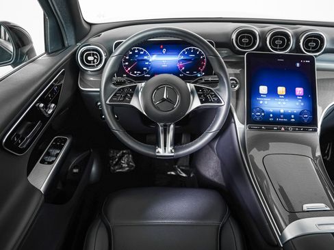 Certified 2025 Mercedes-Benz GLC 300 image 11