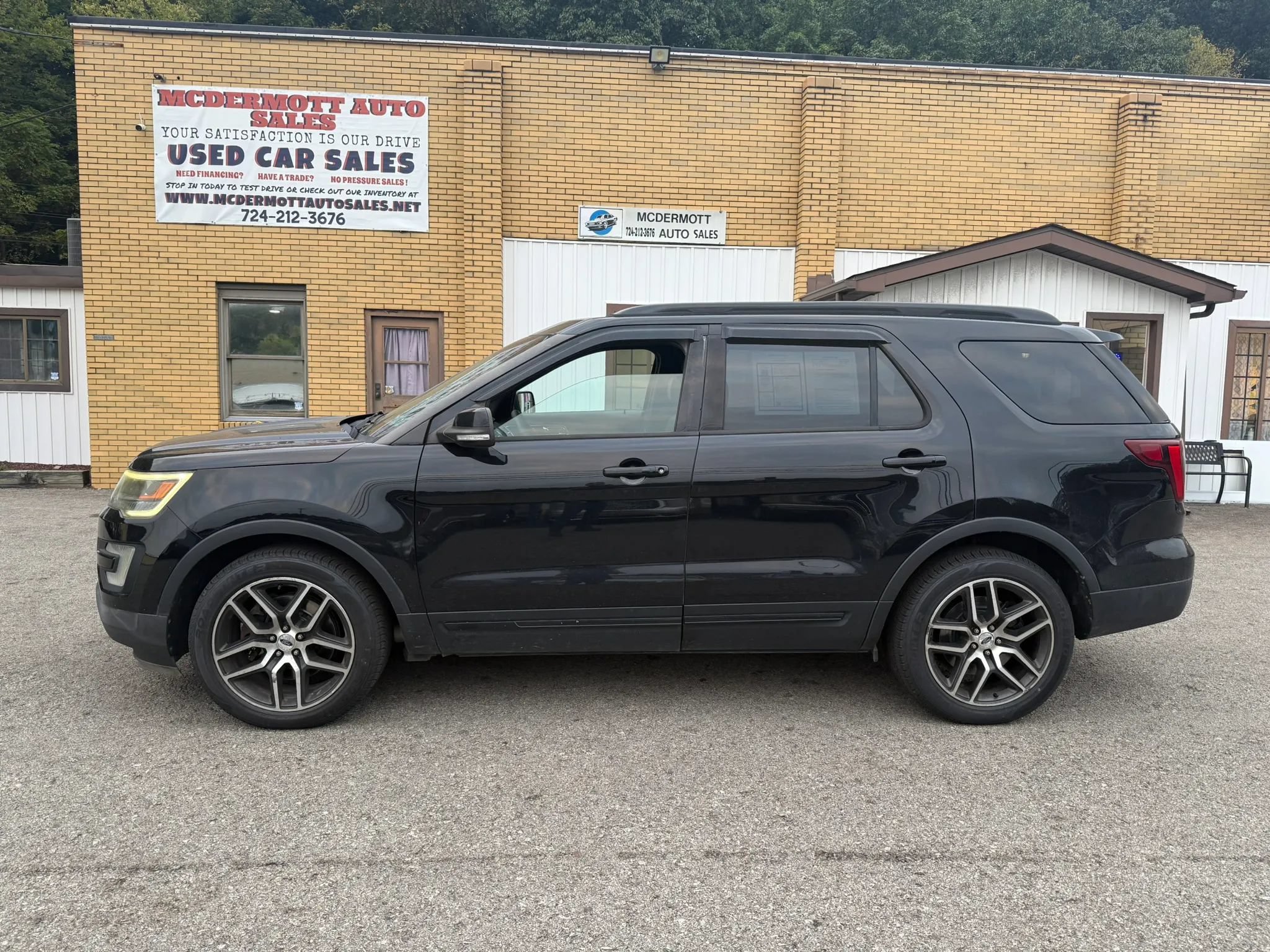 Used 2016 Ford Explorer Sport AWD/4WD image 2
