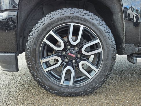 Used 2018 Chevrolet Silverado 1500 High Country image 11