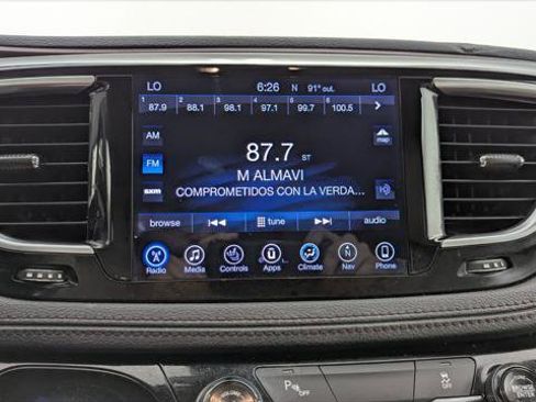Used 2017 Chrysler Pacifica Limited w/ Tire & Wheel Group FWD image 22