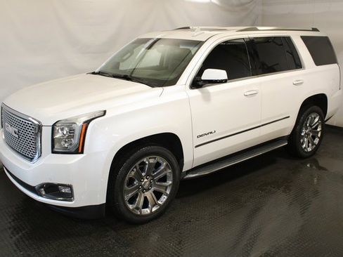 Used 2016 GMC Yukon Denali w/ Open Road Package image 2