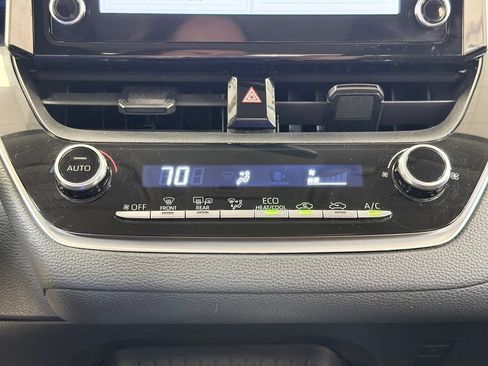 Used 2020 Toyota Corolla LE FWD image 41