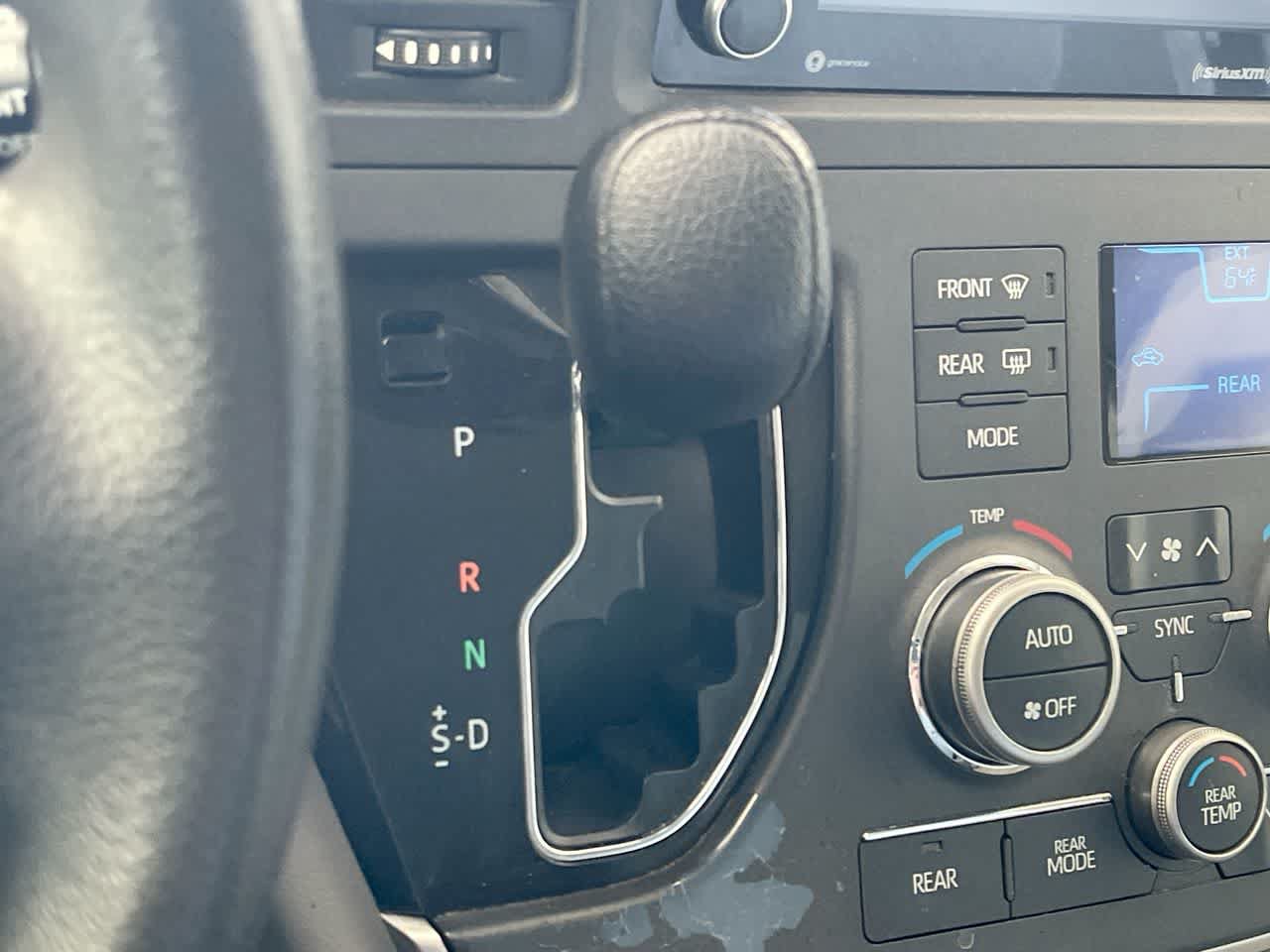 Used 2020 Toyota Sienna LE w/ Protection Package FWD image 20