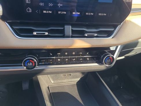 Used 2025 Chevrolet Equinox ACTIV w/ Safety and Technology Package image 34