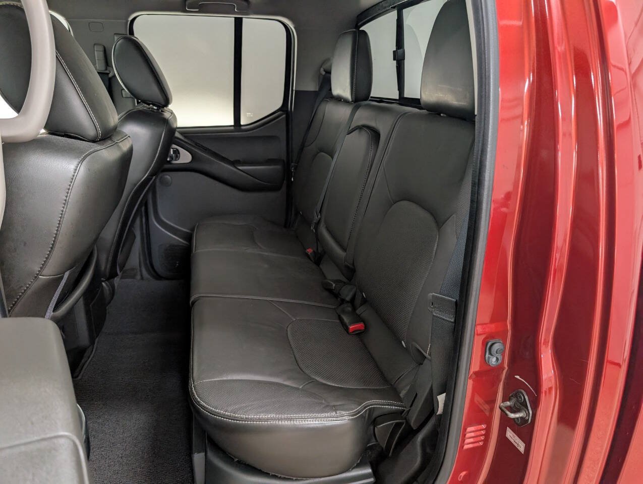 Used 2015 Nissan Frontier PRO-4X AWD/4WD image 16