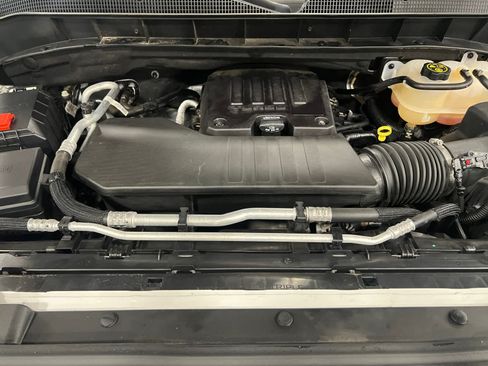 Used 2023 Chevrolet Silverado 1500 LT AWD/4WD image 8
