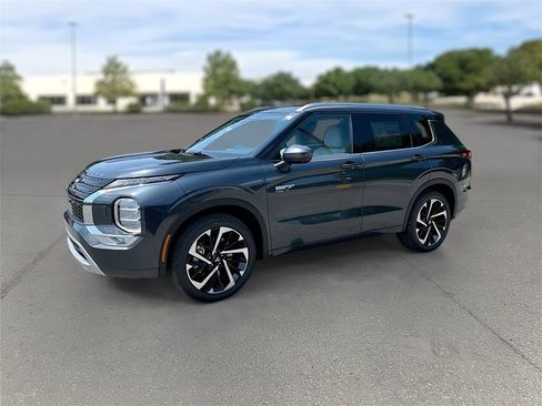 New 2025 Mitsubishi Outlander SEL image 3