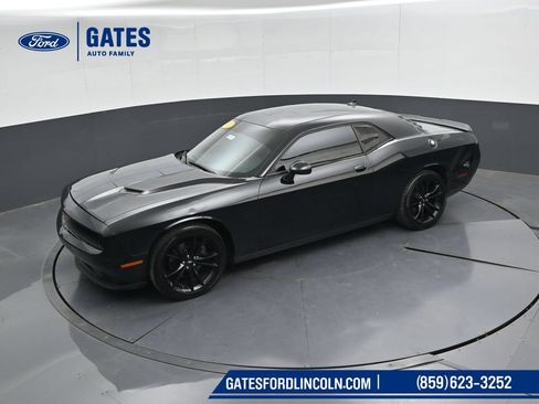 Used 2017 Dodge Challenger SXT Plus RWD image 43