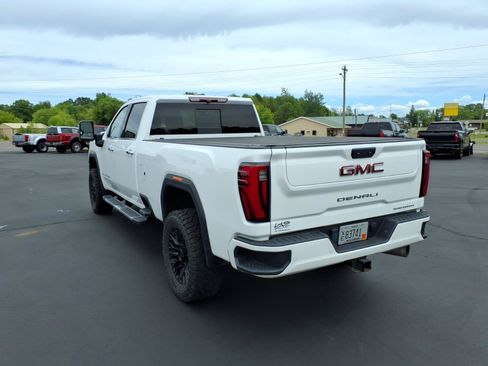 Used 2024 GMC Sierra 3500 Denali AWD/4WD image 3