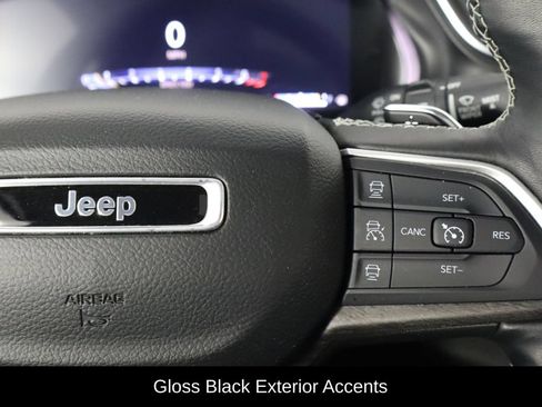 Used 2022 Jeep Grand Cherokee L Limited w/ Black Appearance Package RWD image 10