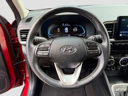 Used 2024 Hyundai Venue SEL FWD image 11