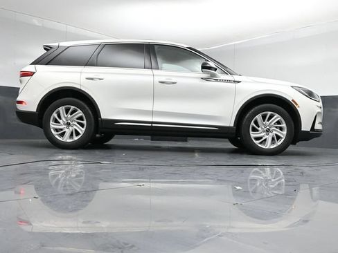 Used 2023 Lincoln Corsair AWD image 39