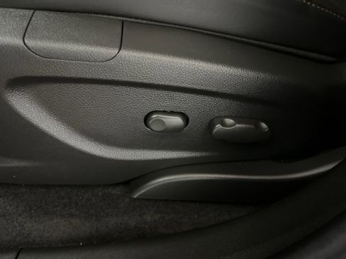 Used 2022 Chevrolet Trax LT w/ Driver Confidence Package image 21