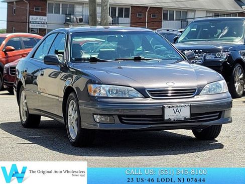Used 2000 Lexus ES 330 FWD image 1